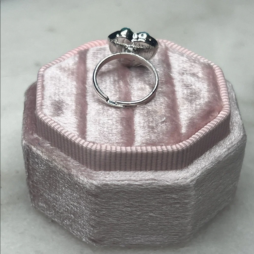 Elegant Silver and Blue Heart Ring